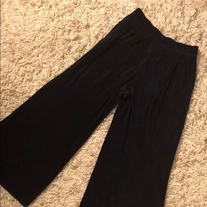 UNIQLO WIDE LEG STRETCH PANTS